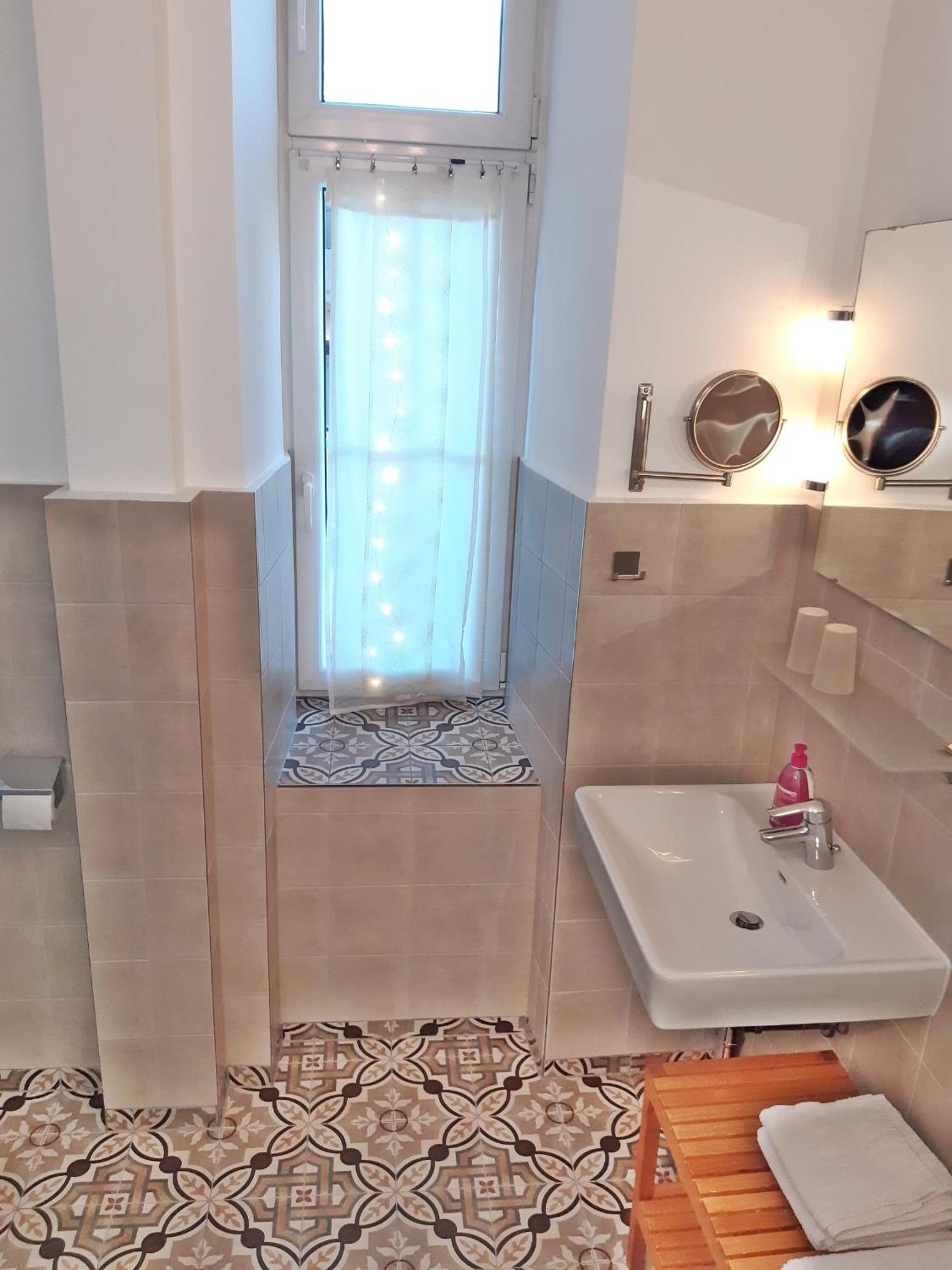 באד אישל Kristall Doppelzimmer Direkt Im Zentrum, Balkon מראה חיצוני תמונה